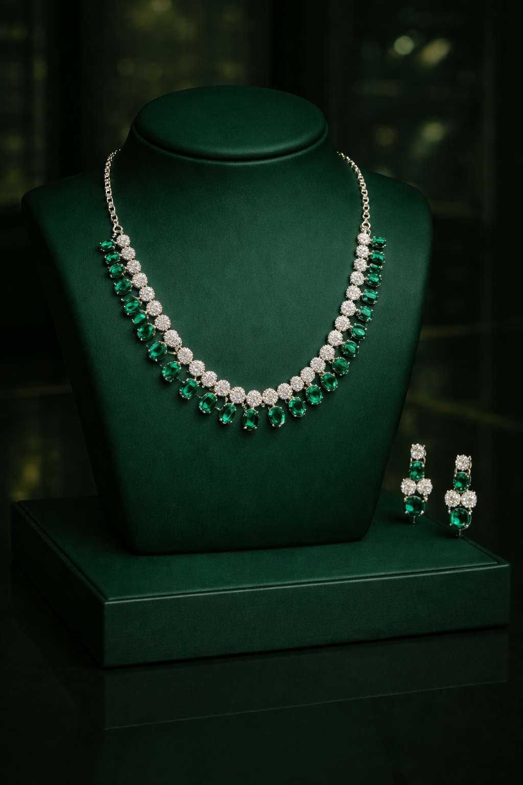 Rhodium plate emerald ad necklace